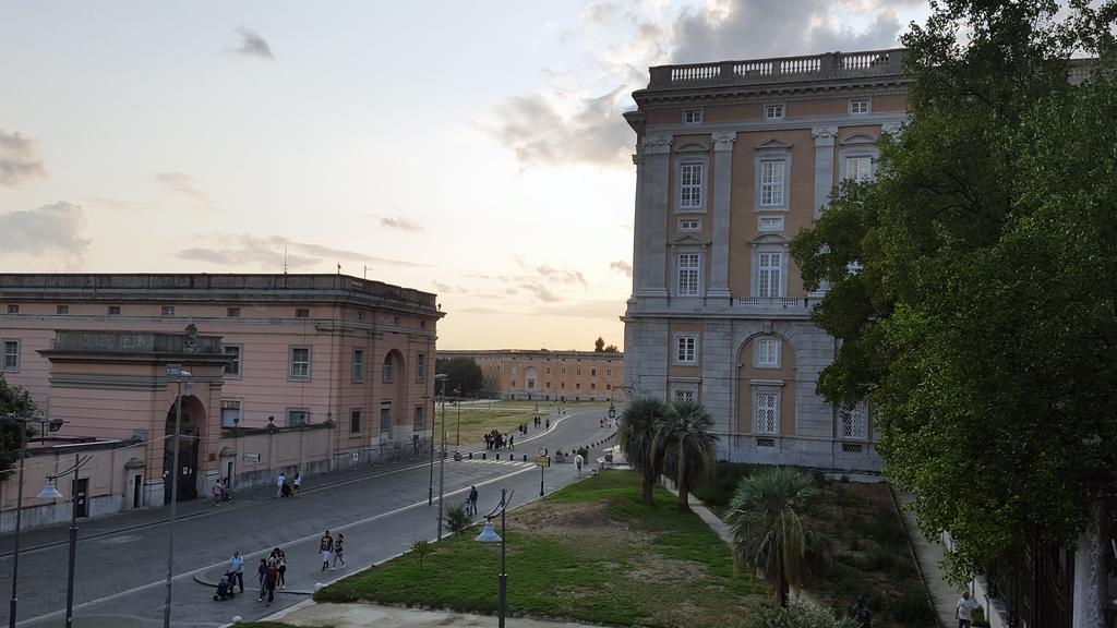 L'Insolita Reggia Caserta Zewnętrze zdjęcie