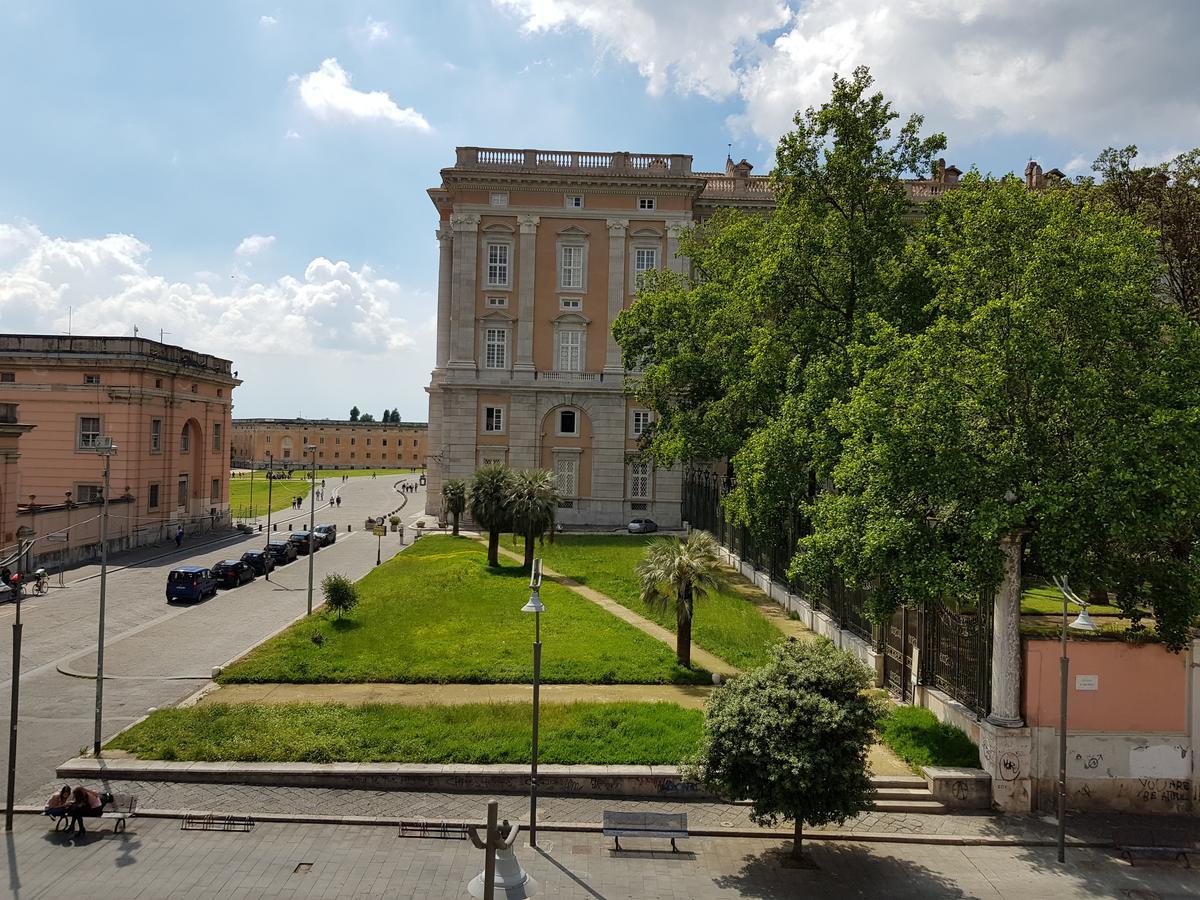 L'Insolita Reggia Caserta Zewnętrze zdjęcie