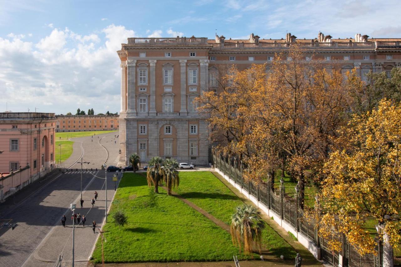 L'Insolita Reggia Caserta Zewnętrze zdjęcie