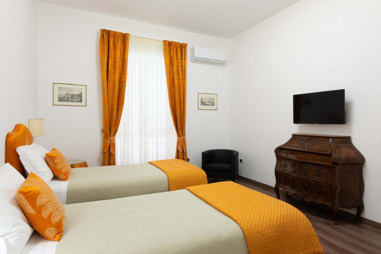 L'Insolita Reggia Caserta Zewnętrze zdjęcie