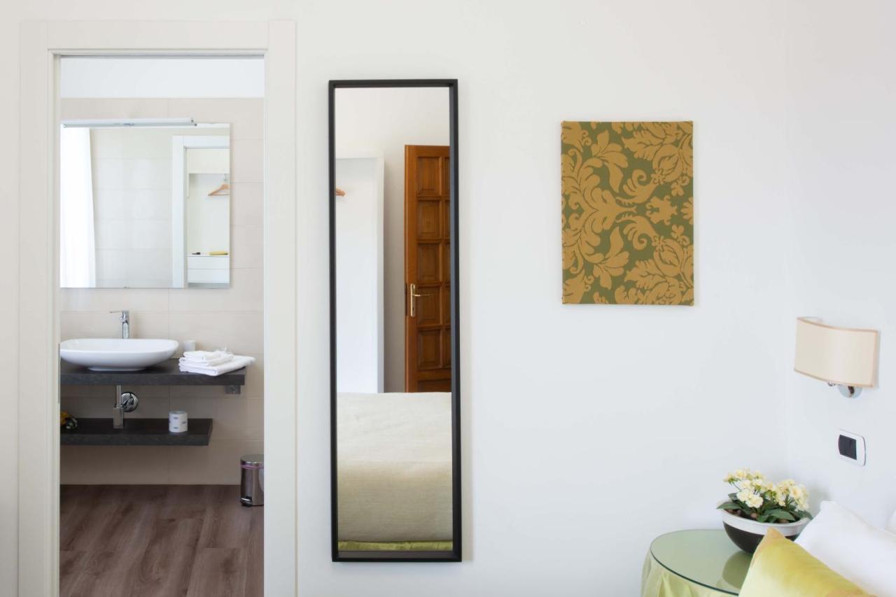 L'Insolita Reggia Caserta Zewnętrze zdjęcie